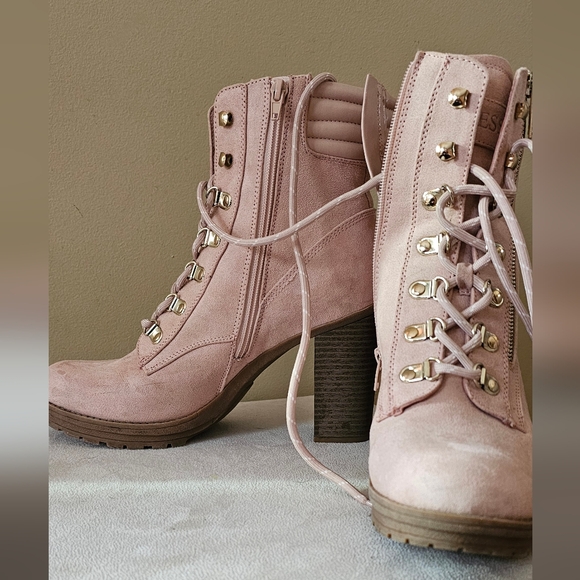 Guess Boots ✨️Almost New✨️ - Picture 6 of 13